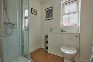 En Suite- click for photo gallery